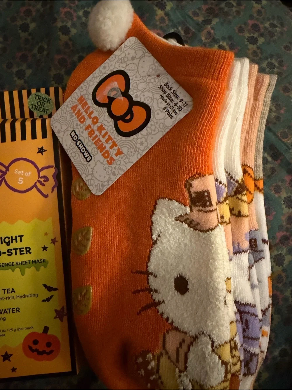 Hello Kitty Halloween No show socks 4 pack &the Crème shop x Hello Kitty 5 masks